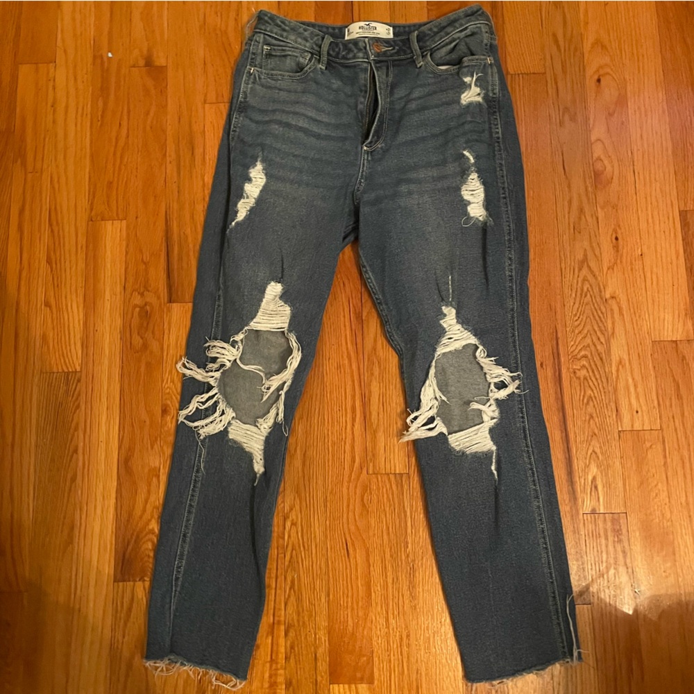 Hollister Curvy Hi Rise Mom Jeans